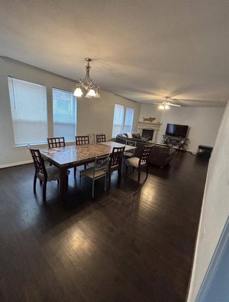 Looking for guy roommate