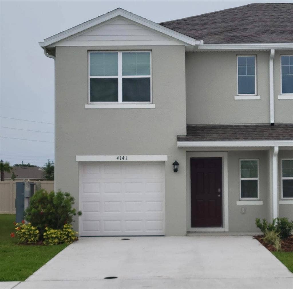 15 mins south of Lake Nona.