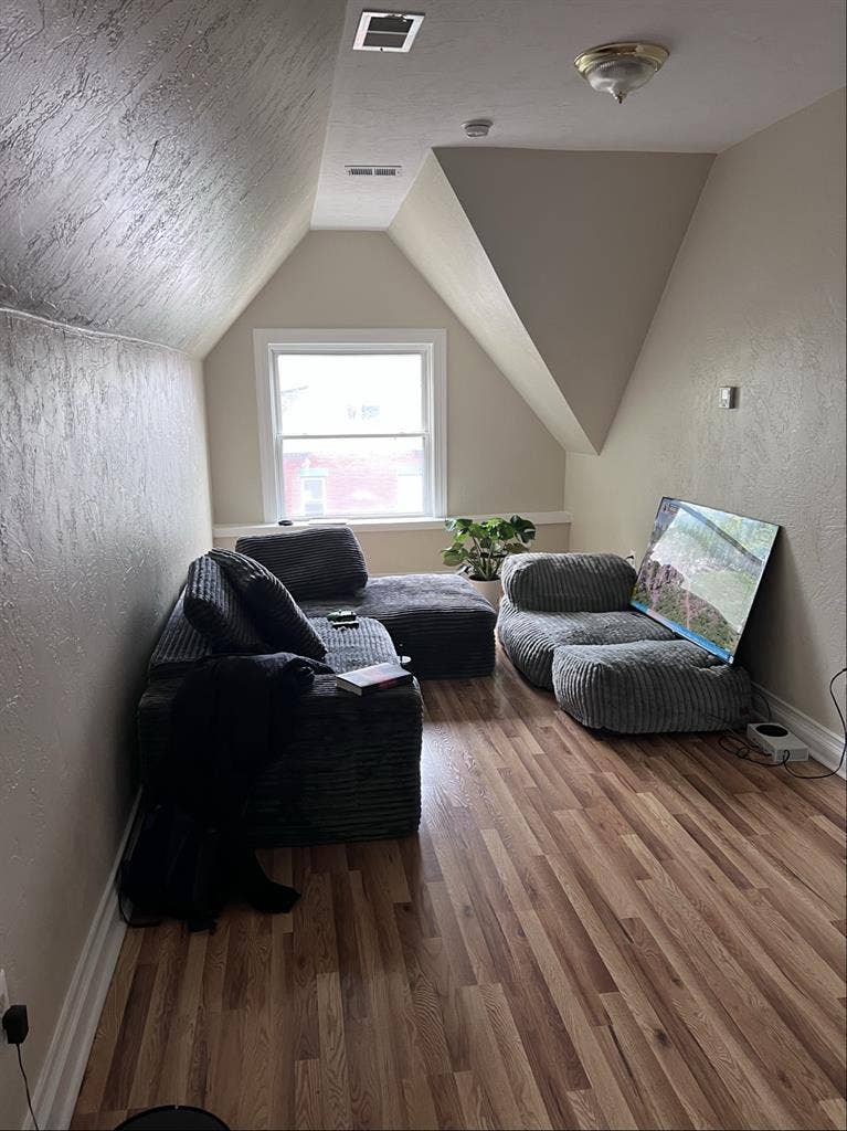 Private Room in Friendship