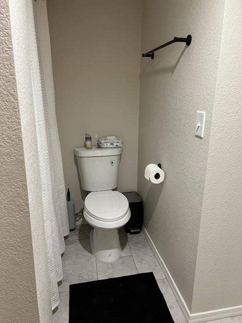 Room for rent in townhouse