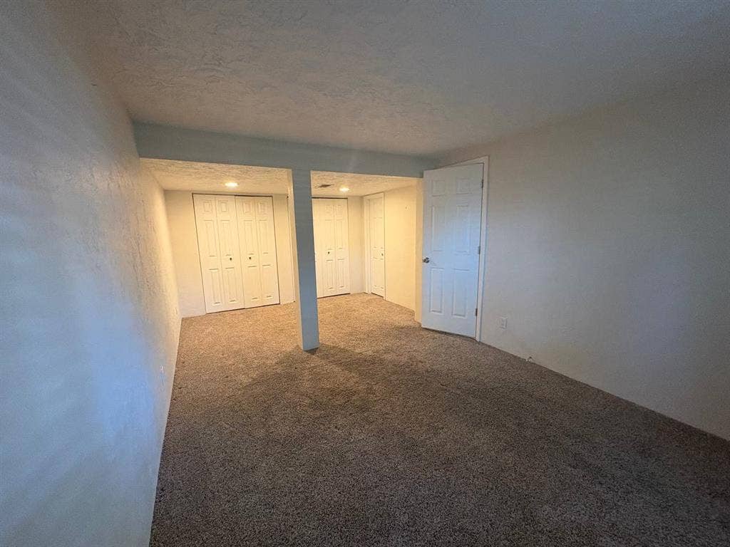 Private 1BR/1BA Basement Suite +Pet
