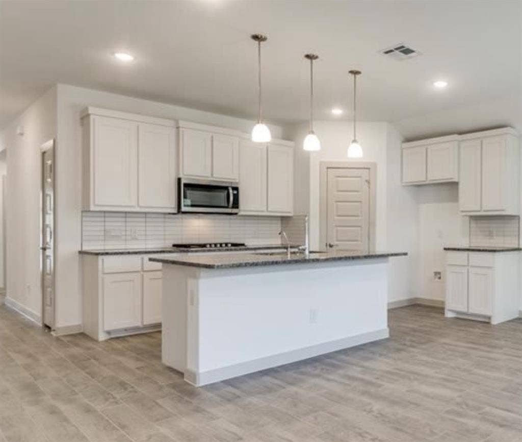 4bed/2 bath looking for 1 roommate.