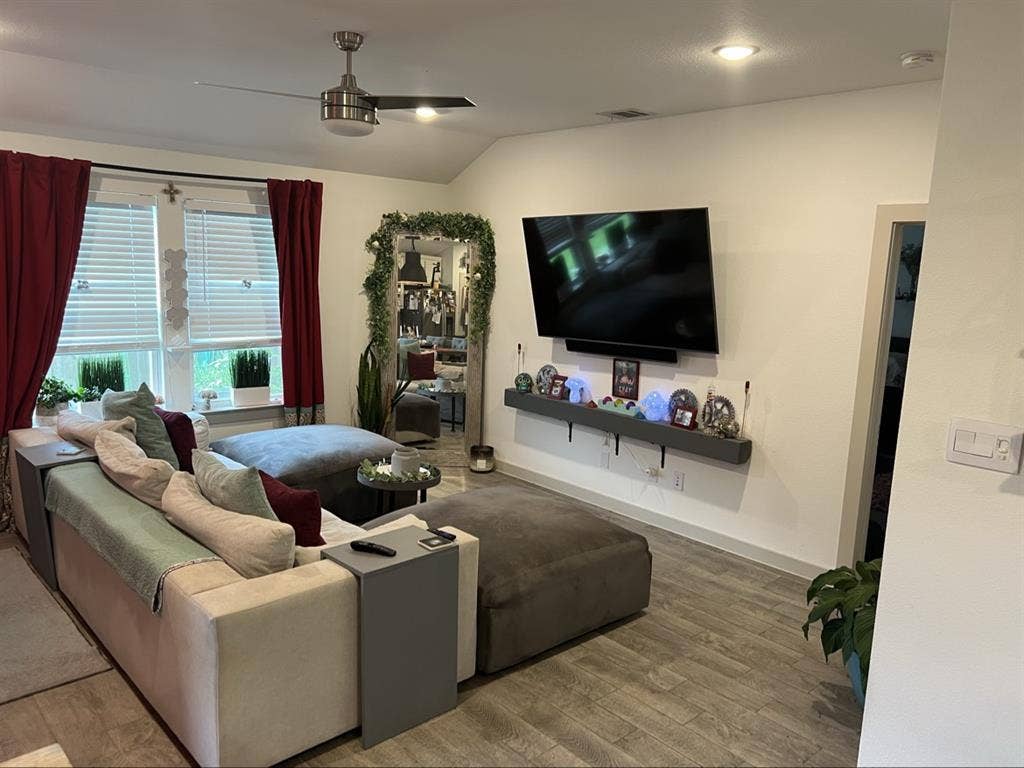 4bed/2 bath looking for 1 roommate.
