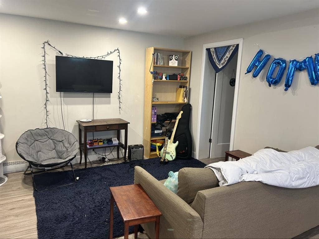 1/2 Lease transfer in NDG!