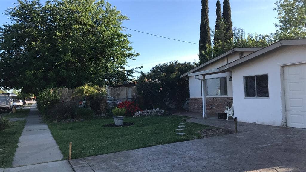 Brentwood Room For Rent