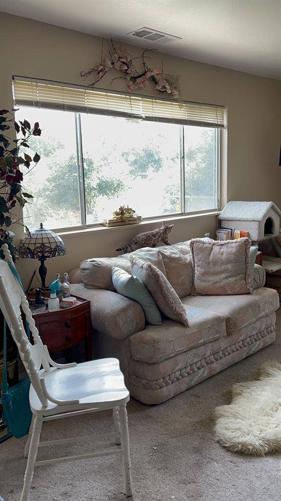 Brentwood Room For Rent