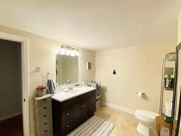 Looking for a roommate!!