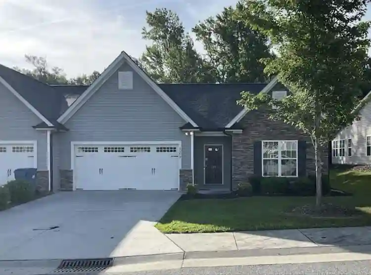Cozy home and nice neighborhood