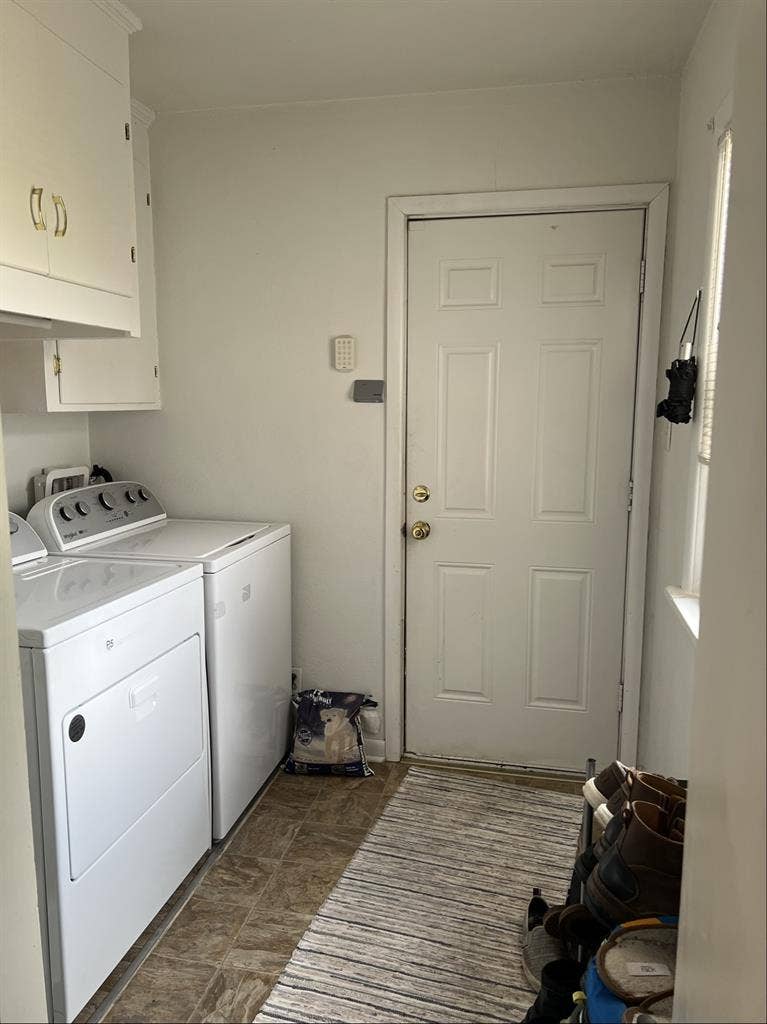 Room available in central Springs