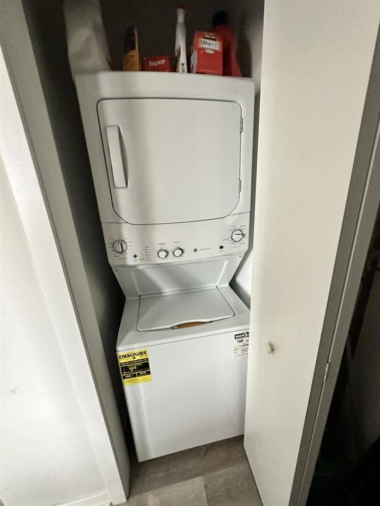 Looking for 3rd Roommate