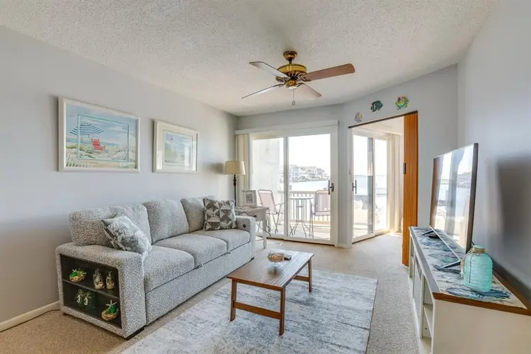 Bay front Condo w BEAUTIFUL Sunsets