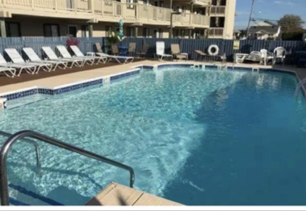 Bay front Condo w BEAUTIFUL Sunsets