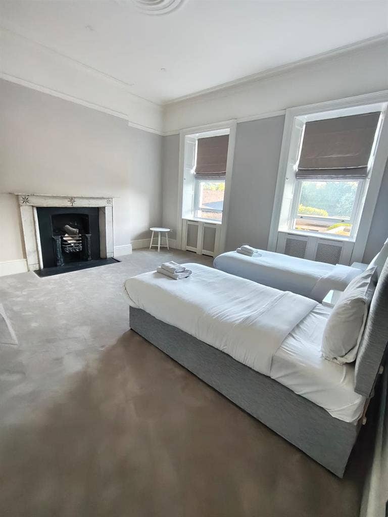 Twin rooms In Saggart BillsIncluded