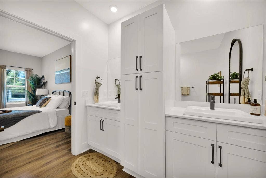 Seeking Male Roomate