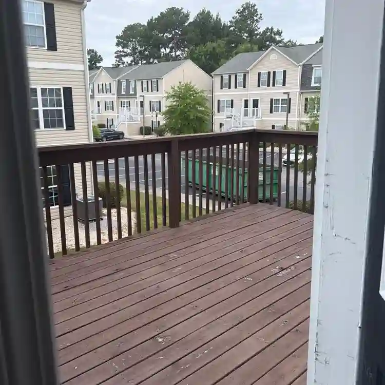 Cheap apt with amenities