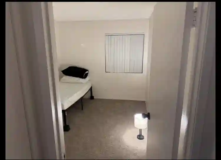 Bedroom/private bath (Oceanside)