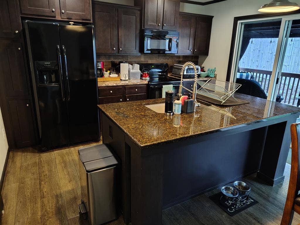 Hendersonville Room For Rent