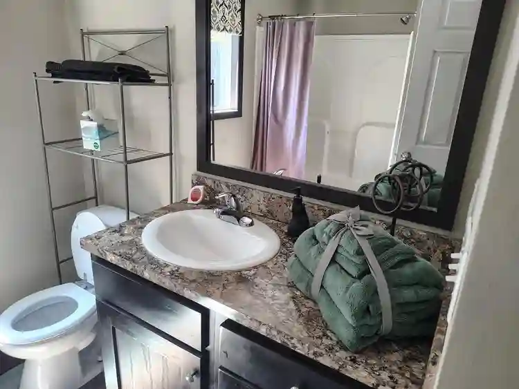 Hendersonville Room For Rent