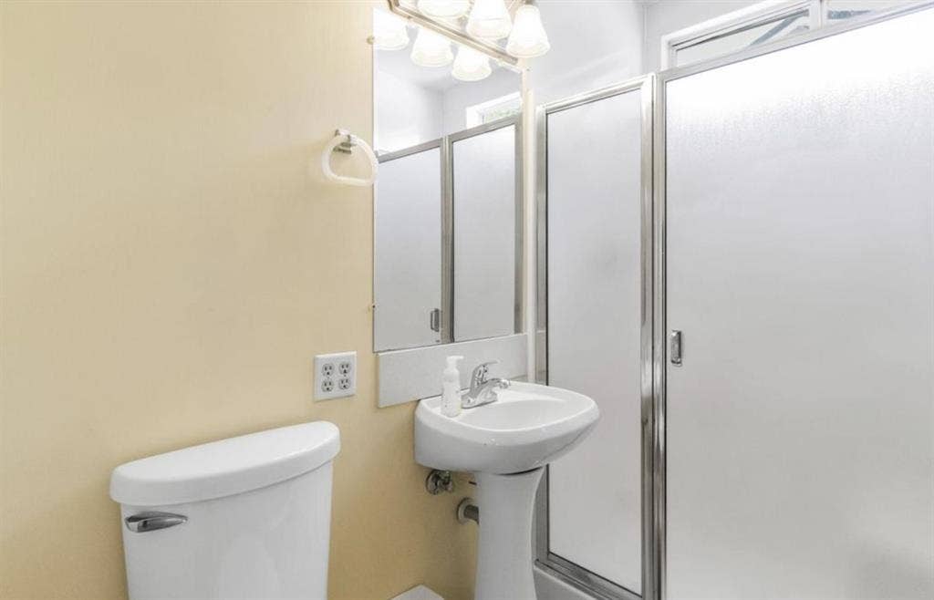 Private room in 3x2 House