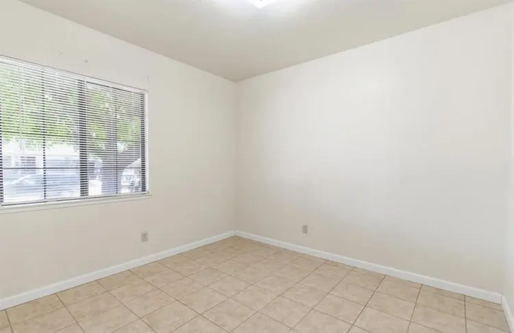 Private room in 3x2 House