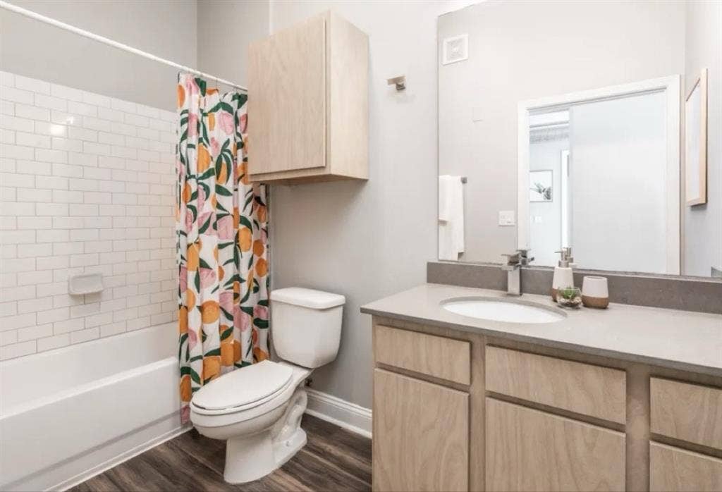 Female Sublease Available Aug.24