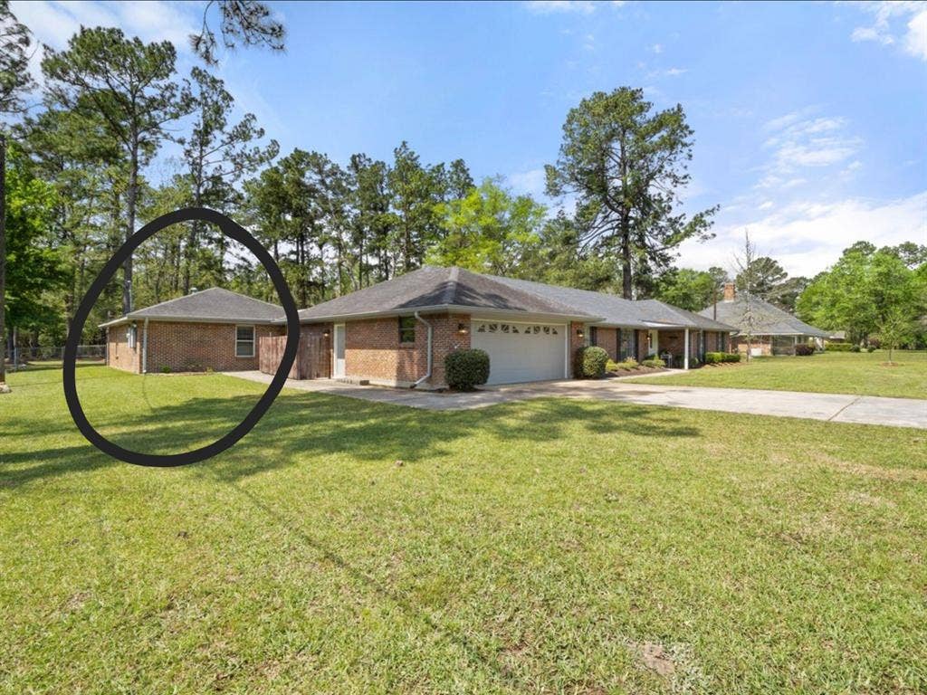 1bed/1bath 1100sq ft. Private apt