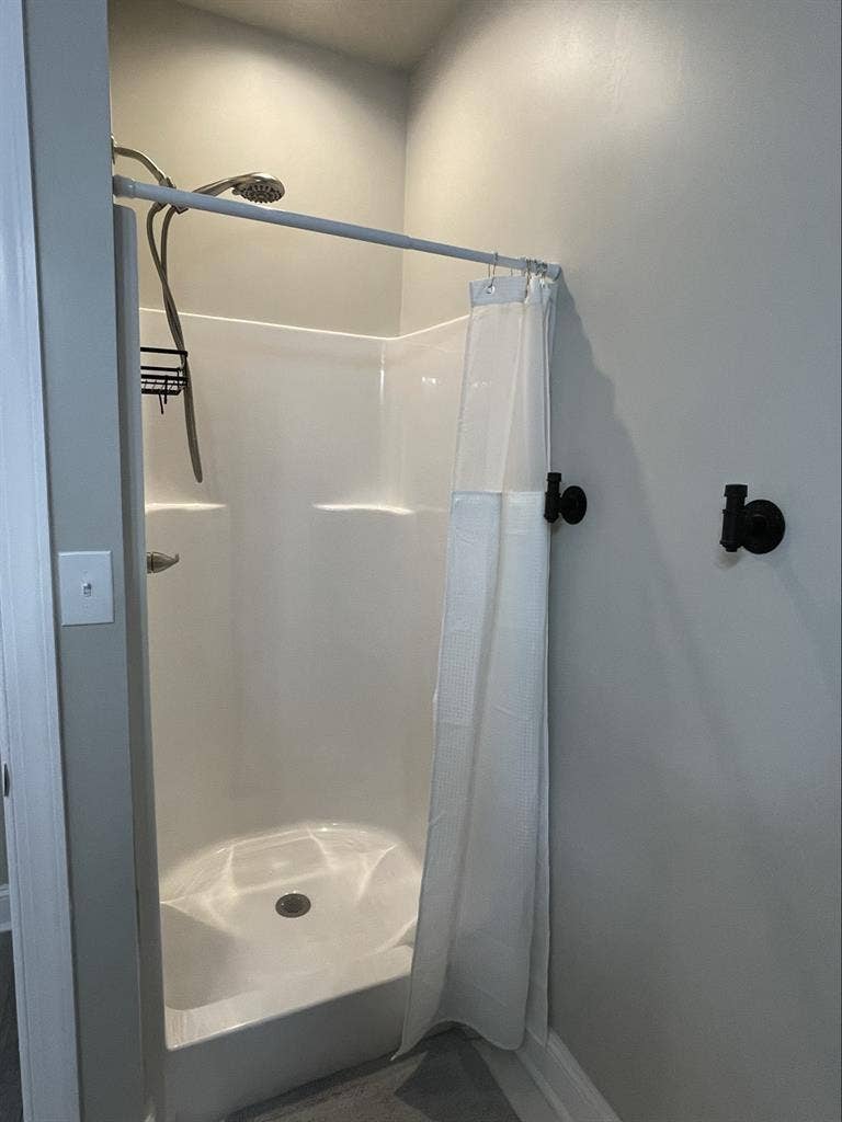Furnished room w/ Private Bathroom
