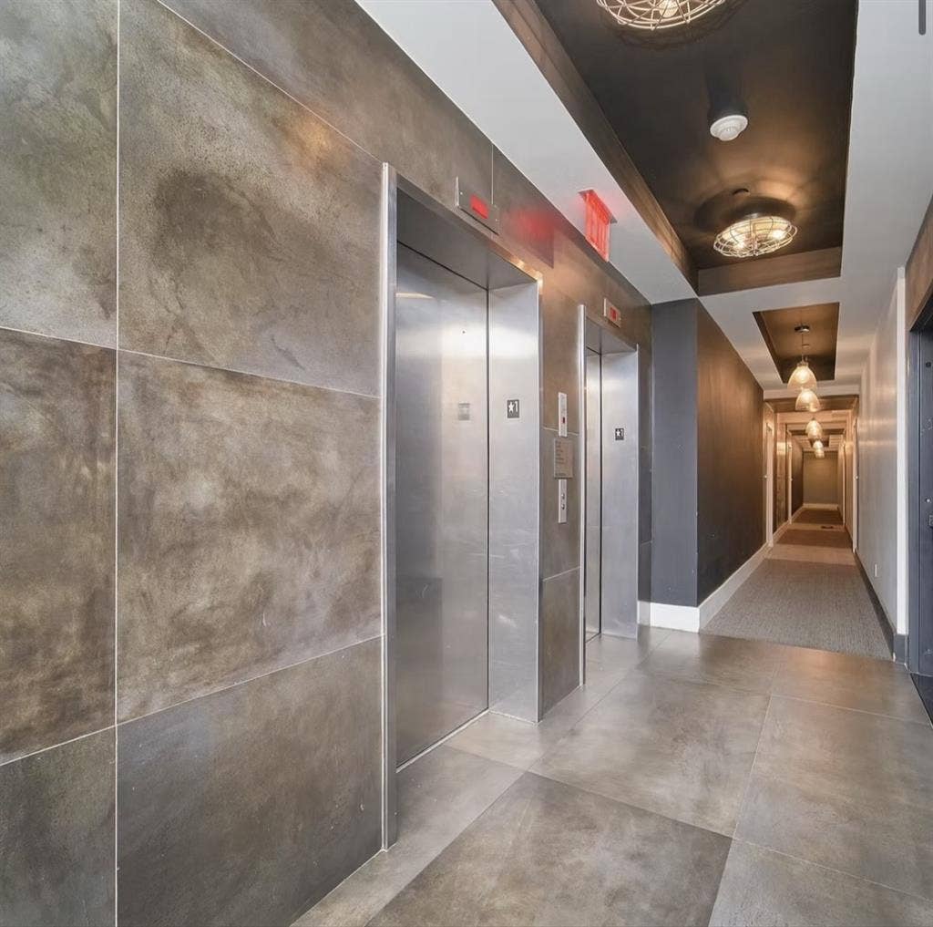 Looking for roommate for 2B/2B 9/1