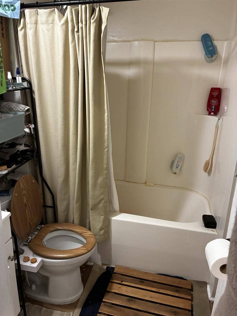 2nd Floor Apartment in Knightville