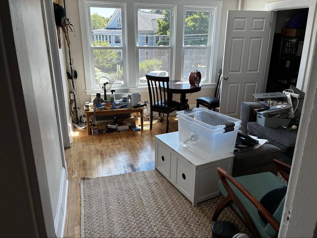 2nd Floor Apartment in Knightville
