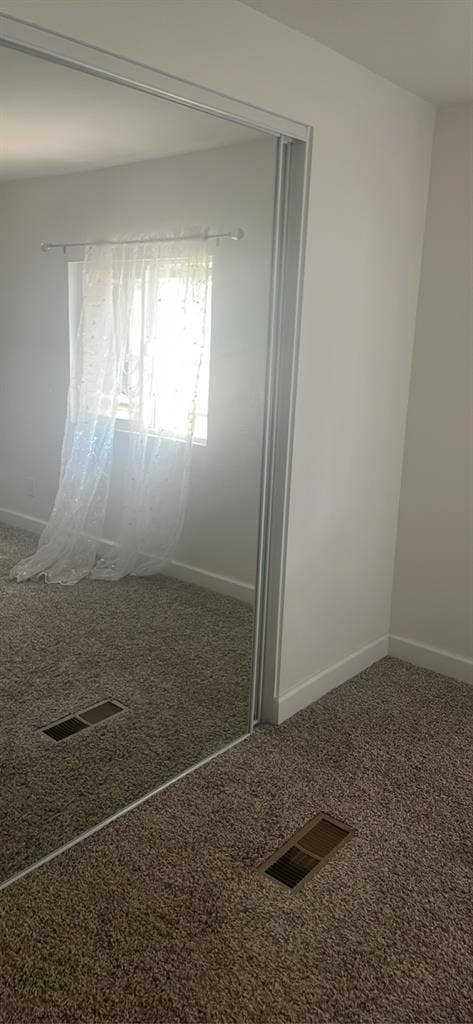 Looking for Female Roomate 45 plus