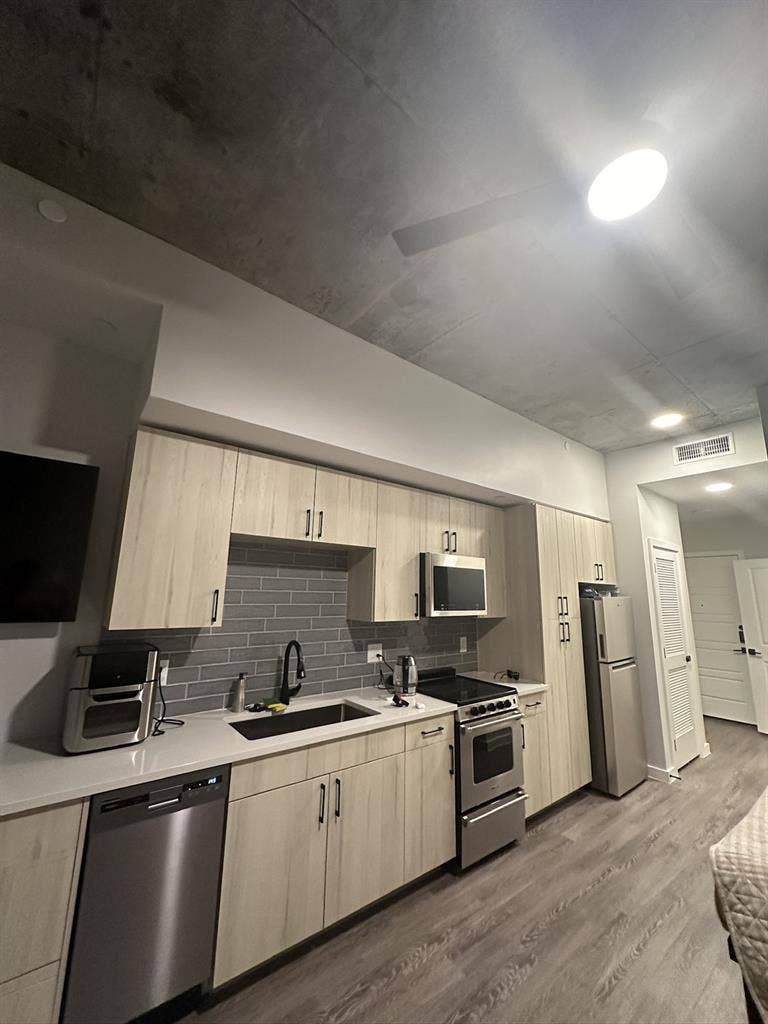 Studio Apartment - Fall 26 Sublease