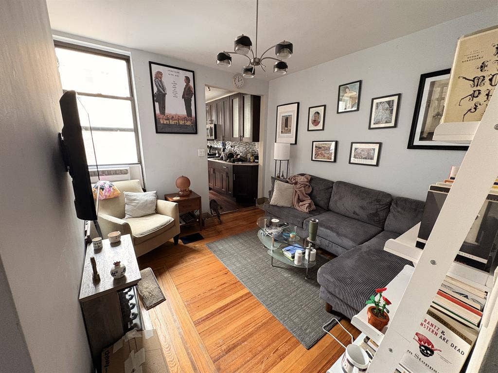 Spacious Room on Upper East Side