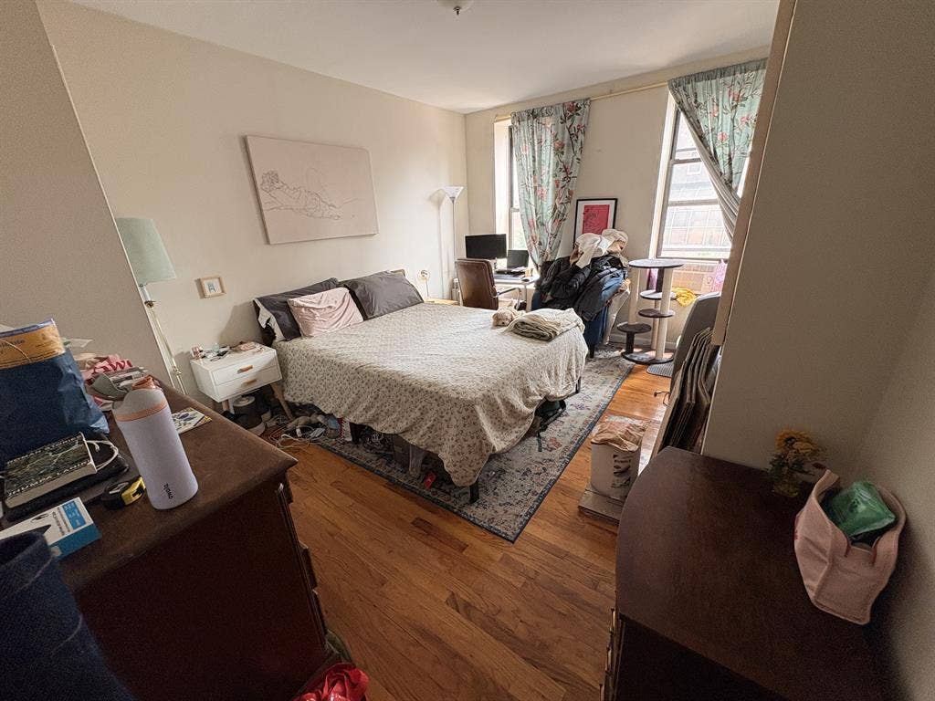 Spacious Room on Upper East Side