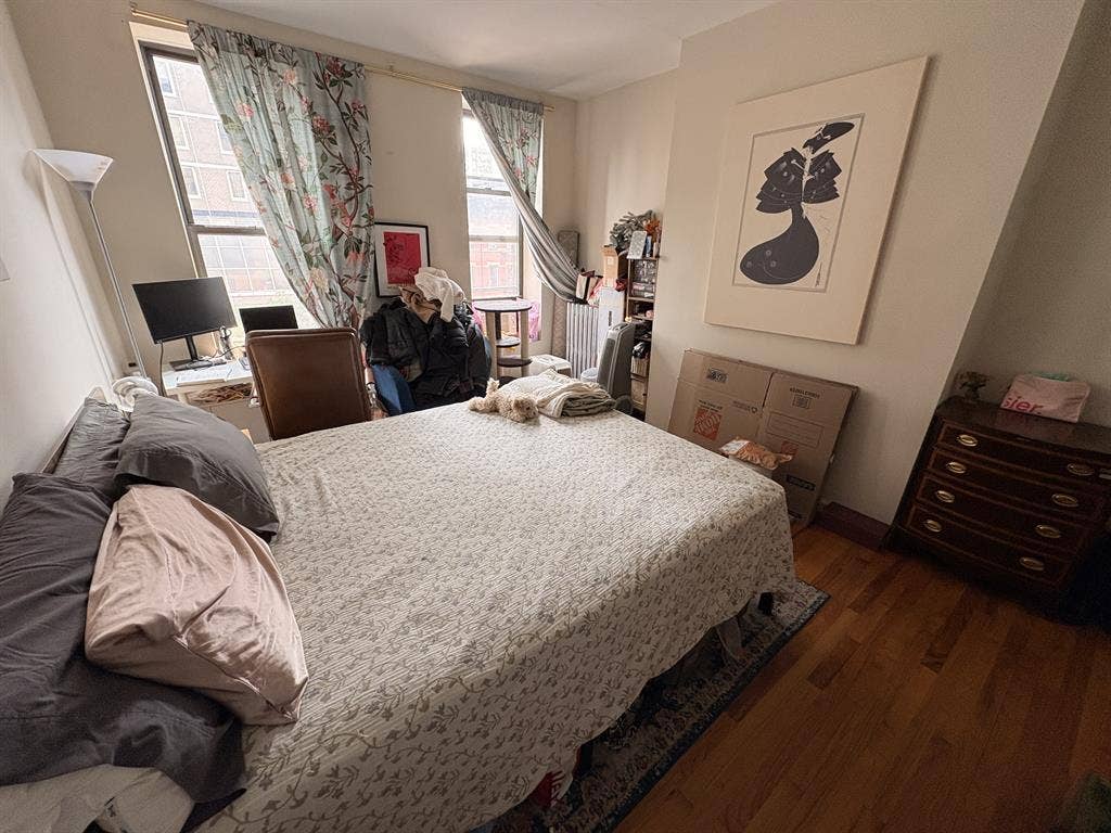 Spacious Room on Upper East Side