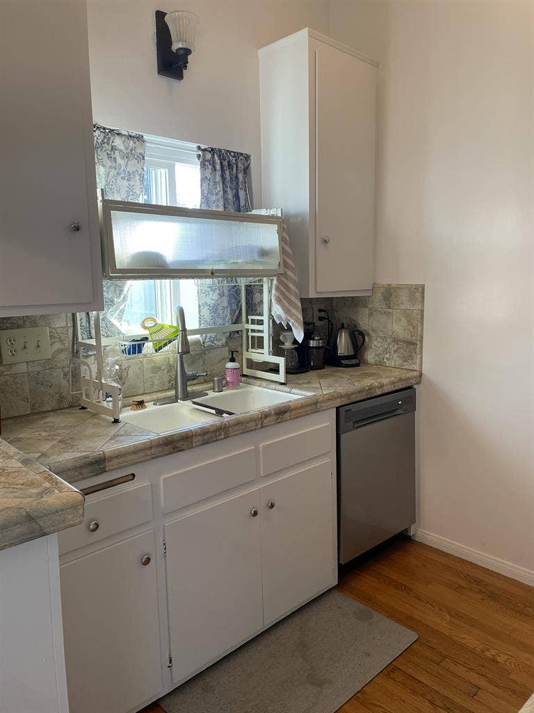 Master Bedroom w/ half bath in SaMo