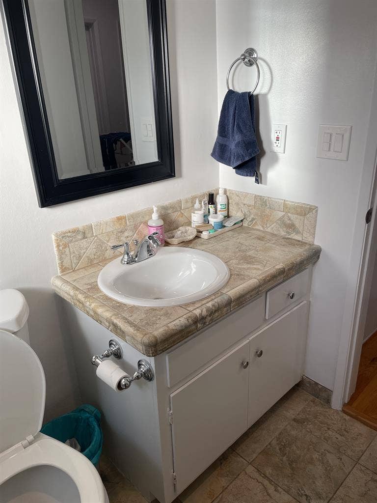 Master Bedroom w/ half bath in SaMo