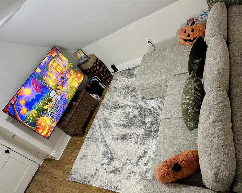 Downtown Salem room available!
