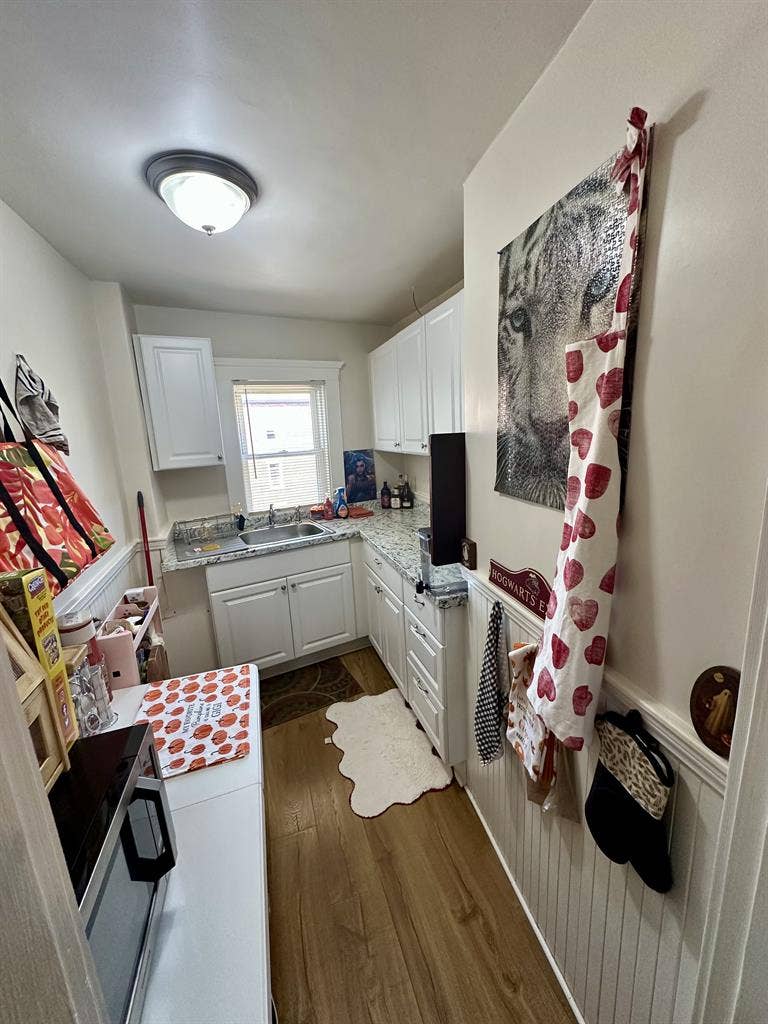 Downtown Salem room available!
