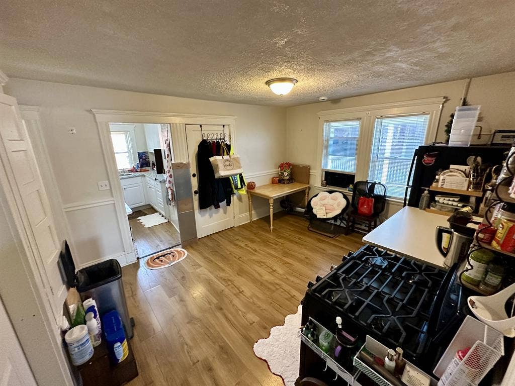 Downtown Salem room available!