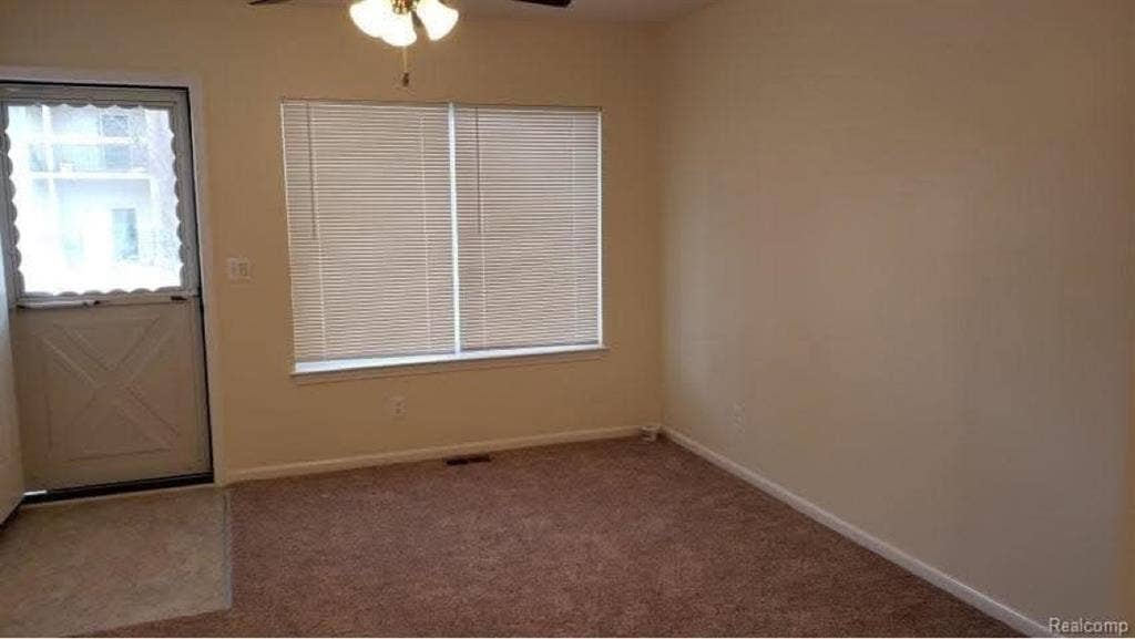 ISO roommate includes utilities