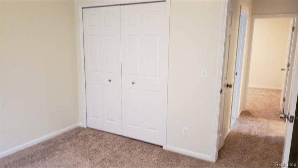 ISO roommate includes utilities