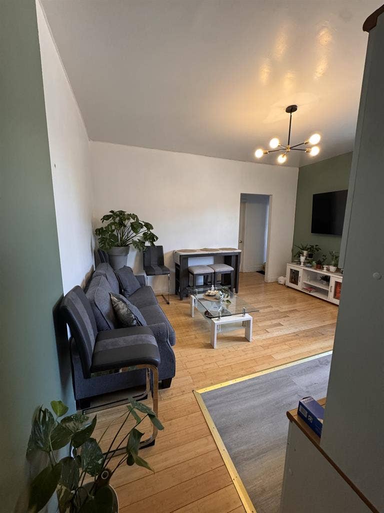 Furnished Room Available Now!!