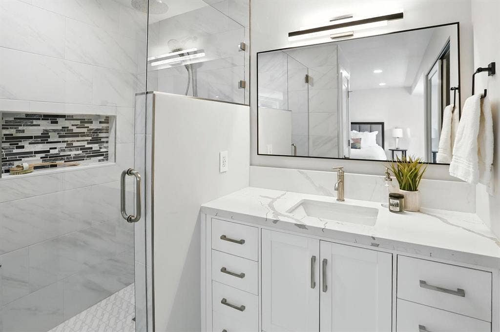 Private Room & Bathroom in Sandy