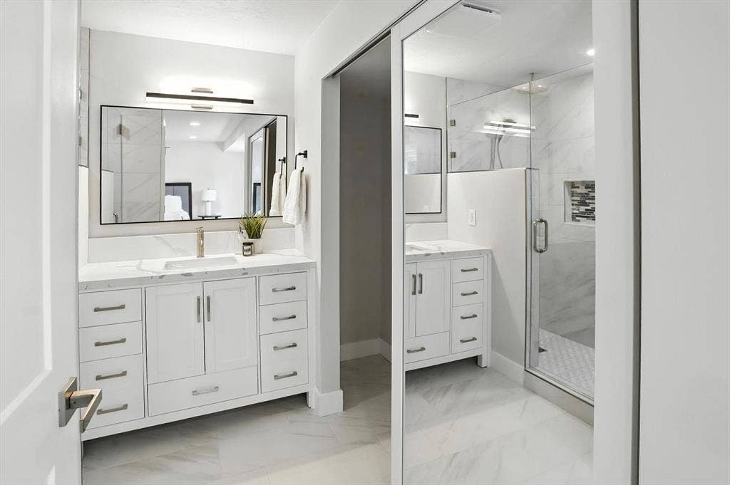 Private Room & Bathroom in Sandy