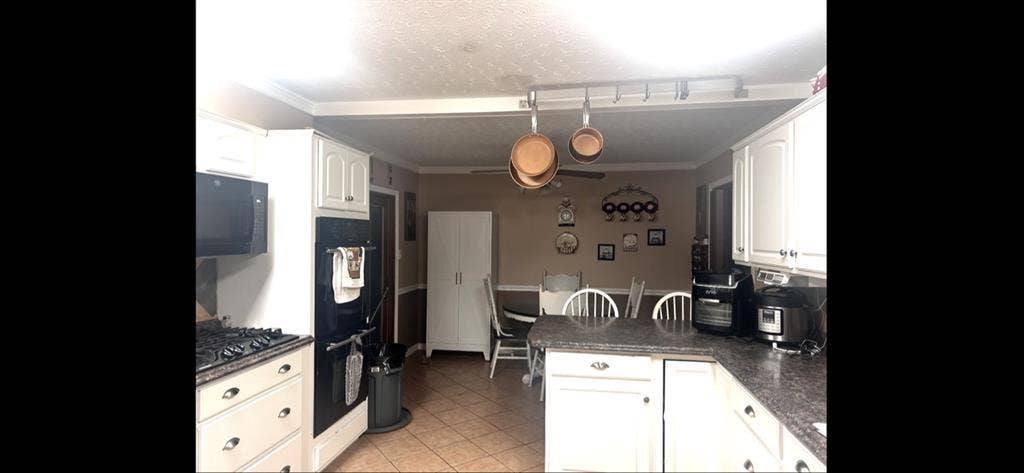 Private bedroom -convenient W Knox