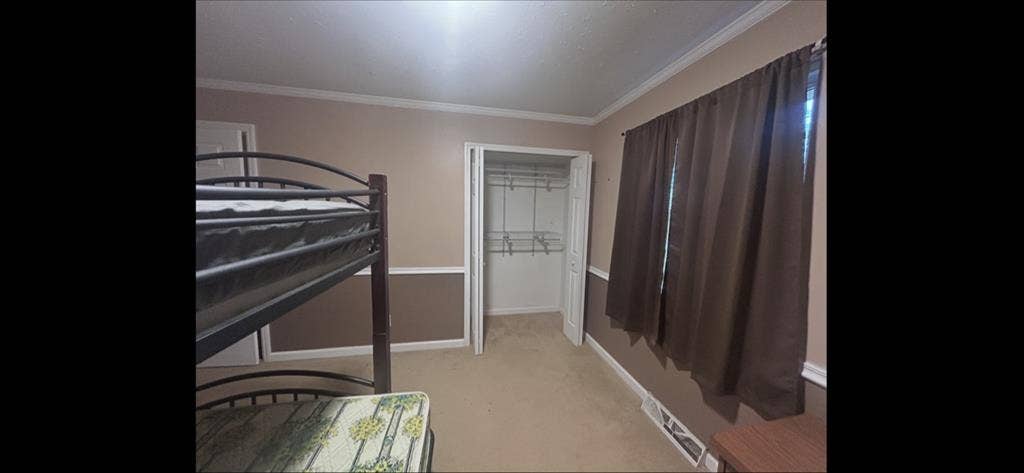 Private bedroom -convenient W Knox