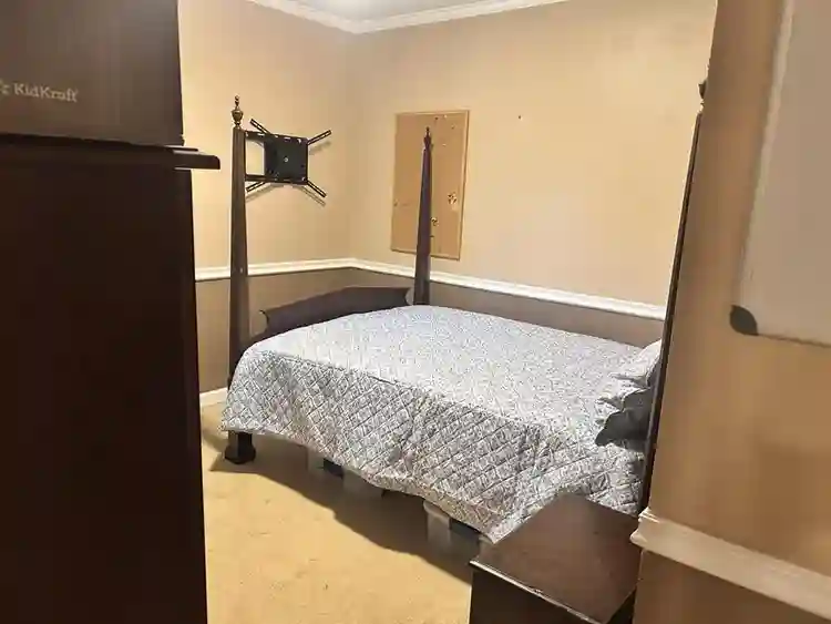 Private bedroom -convenient W Knox