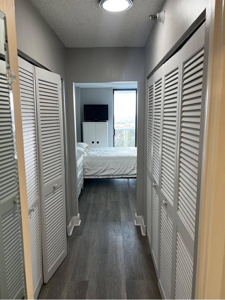 Aventura room rent East countryClub