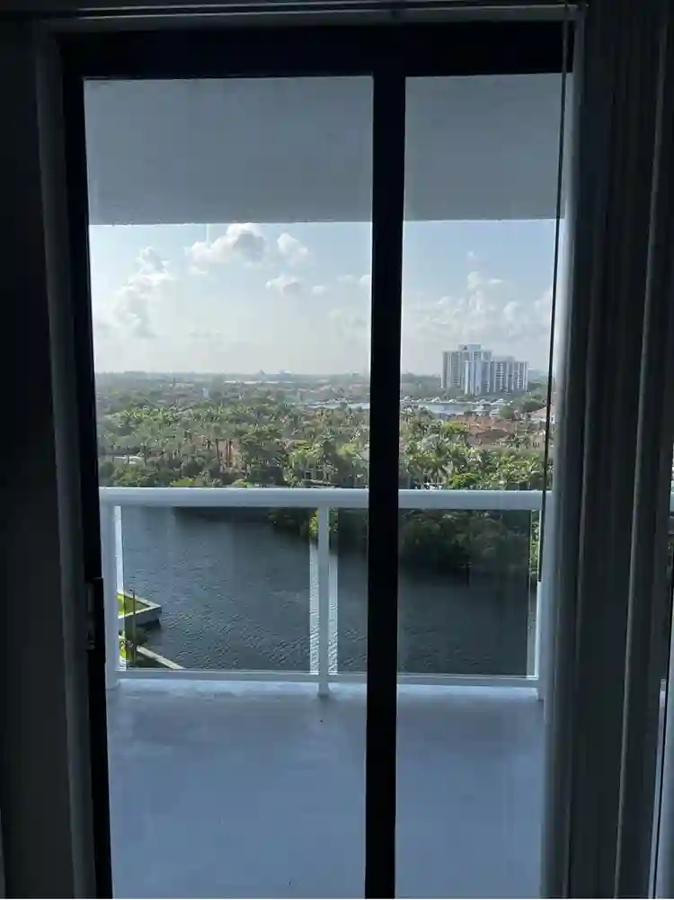 Aventura room rent East countryClub